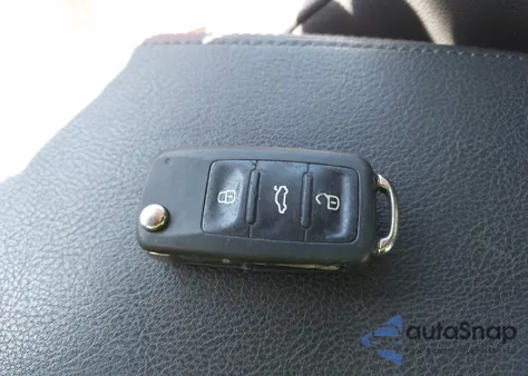 2015 Volkswagen Passat 1.8T Limited Edition из США, поврежденный, VIN 1VWAT7A37FC114062